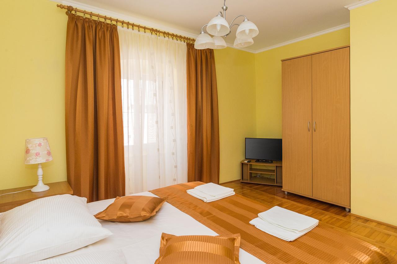 Apartments Niko Skradin Buitenkant foto